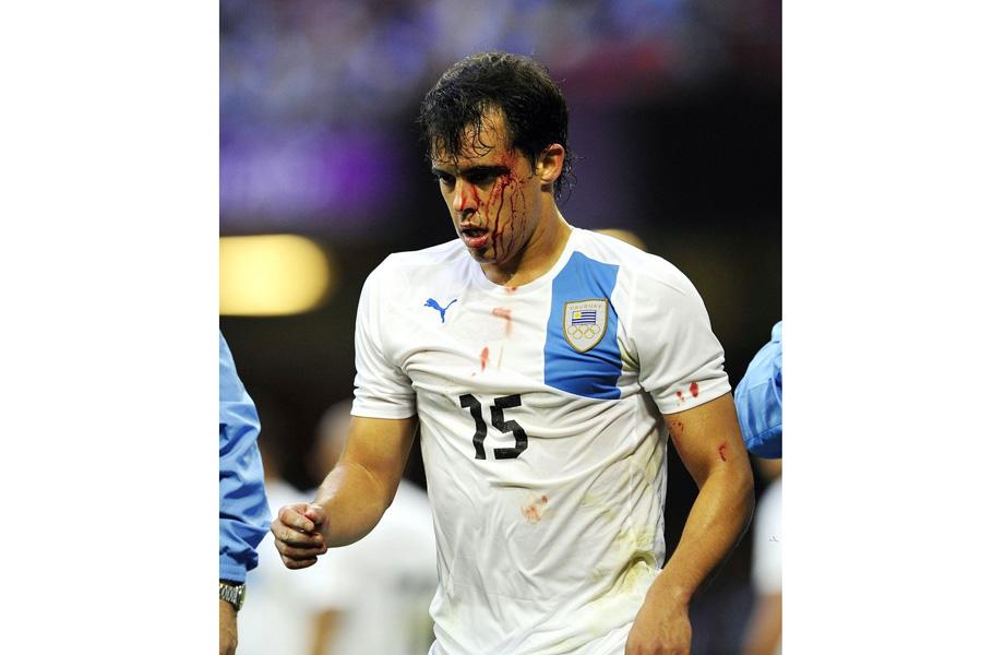 詹姆斯·罗德里格斯闪耀赛场，领军晋级