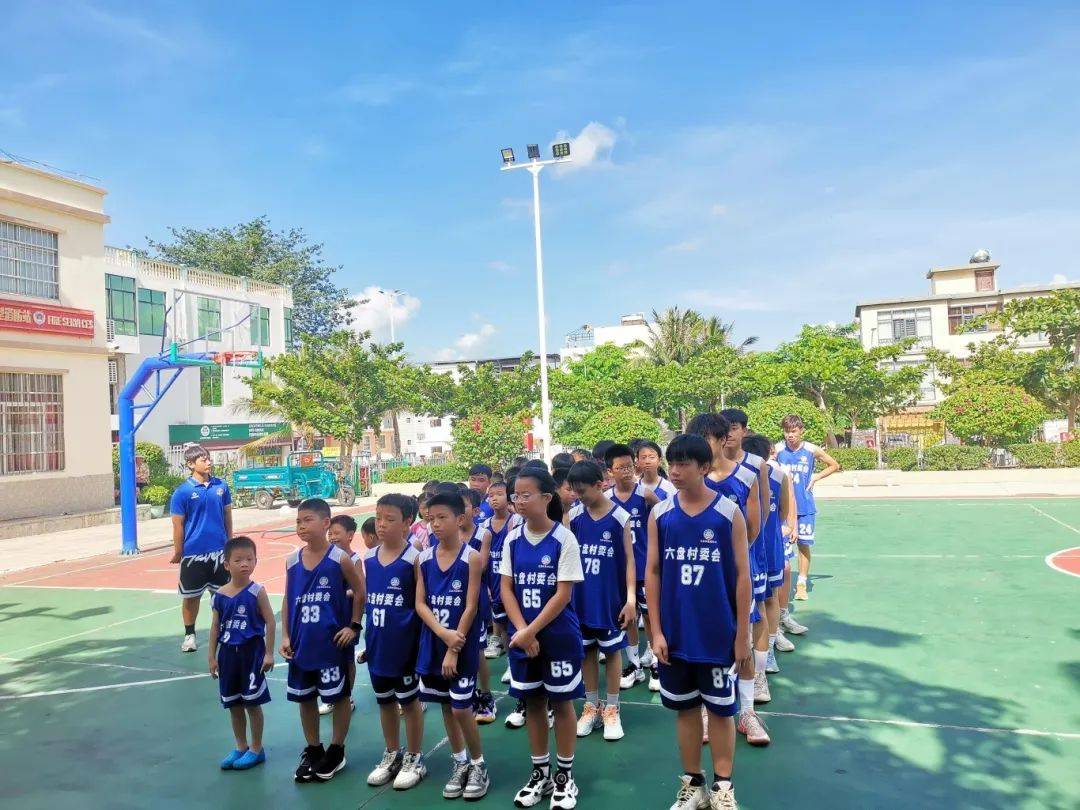 包含篮球明星亲自指导青少年篮球训练营,传承体育精神的词条 包含篮球明星亲自指导青少年篮球训练营,传承体育精神的词条