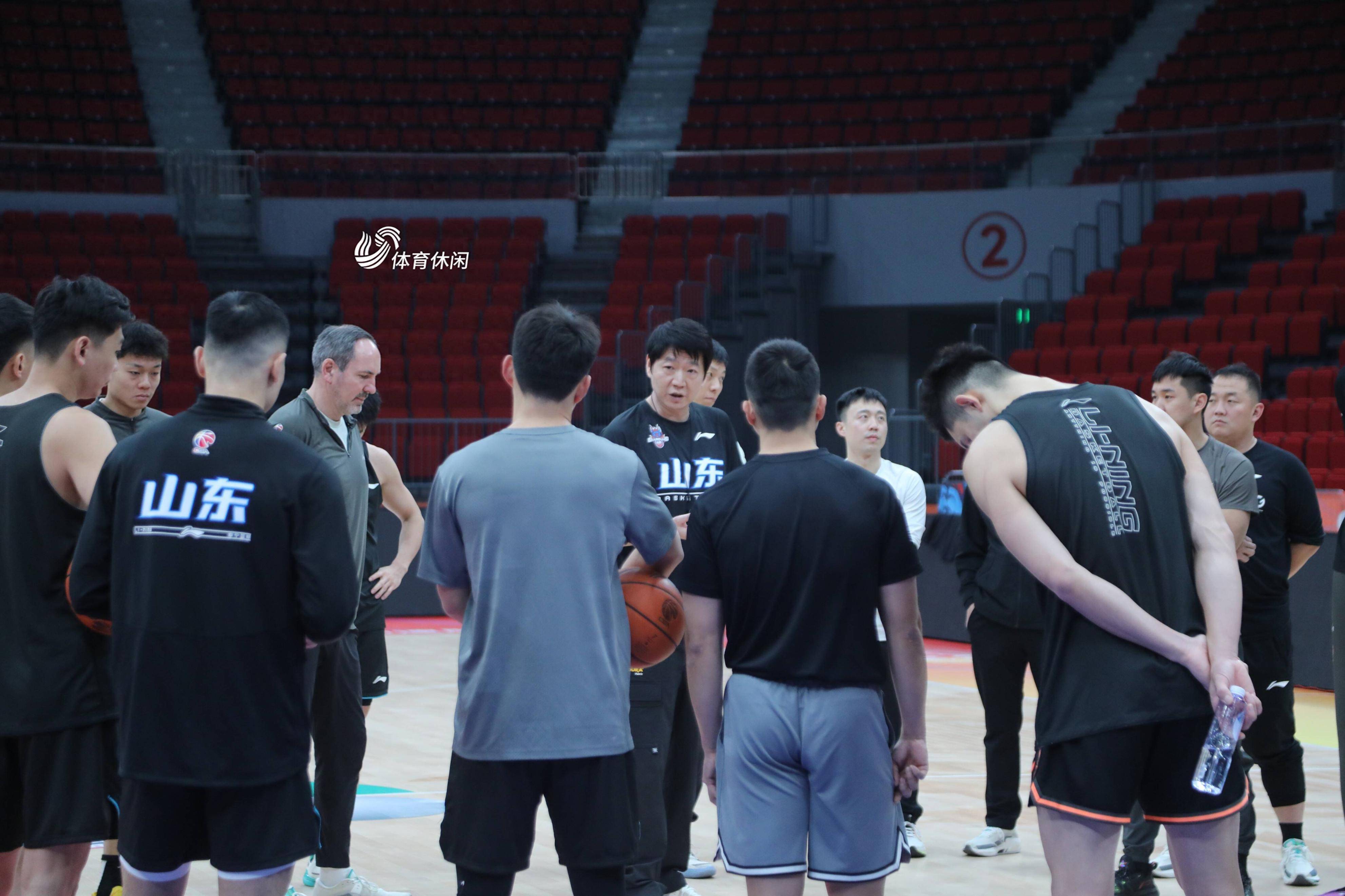 开云体育APP下载-山东男篮迎战新挑战，球员气势如虹