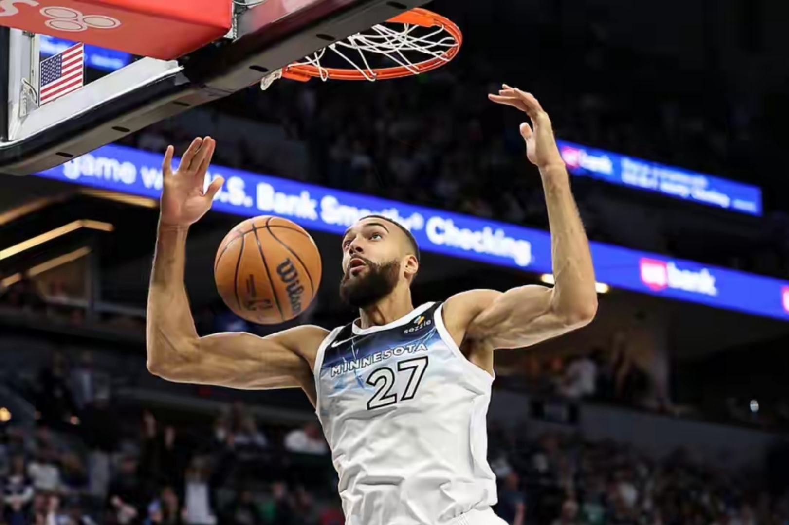 掘金队员全面发威,取得胜利的简单介绍 掘金队员全面发威,取得胜利的简单介绍