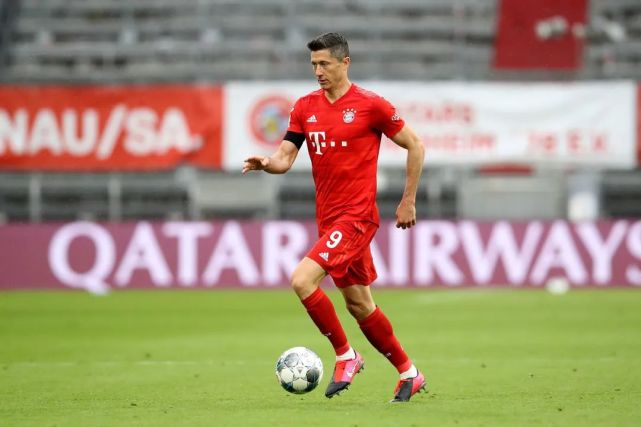 法兰克福领先一球取胜,保持领跑 法兰克福领先一球取胜,保持领跑