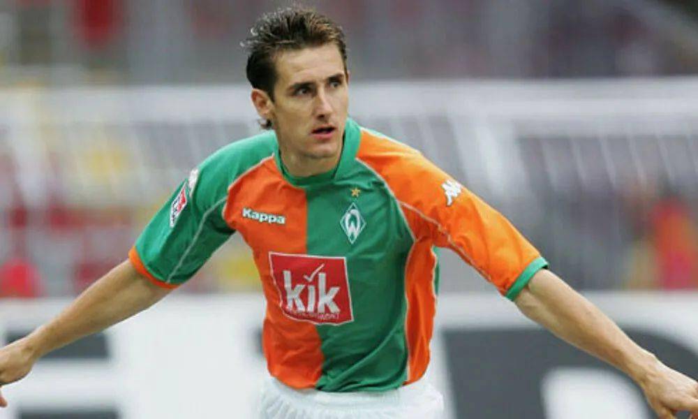 开云体育中国-不莱梅年轻新秀崭露头角，球迷耳目一新