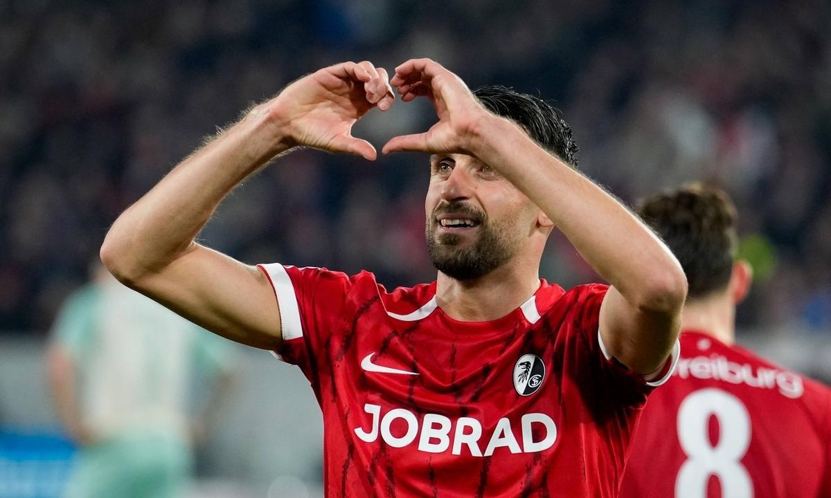 弗赖堡足球队取得一场令人振奋的比赛胜利 弗赖堡足球队取得一场令人振奋的比赛胜利