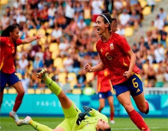 西班牙女足逆转击败对手晋级半决赛