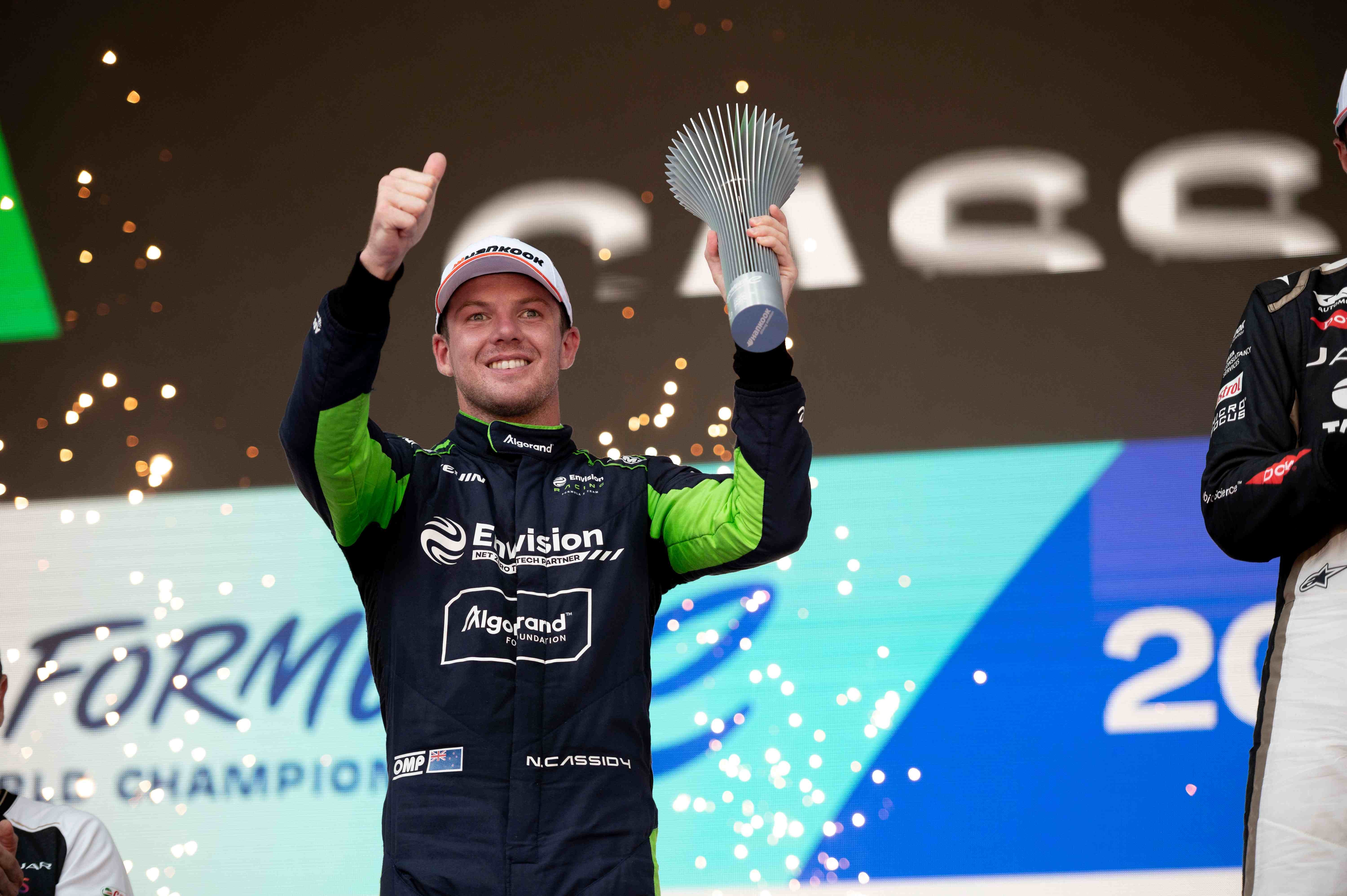 格雷蒂内创纪录获胜,领跑积分榜 格雷蒂内创纪录获胜,领跑积分榜