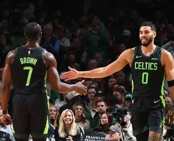 包含76人逆转凯尔特人,赢得系列赛首胜的词条 包含76人逆转凯尔特人,赢得系列赛首胜的词条