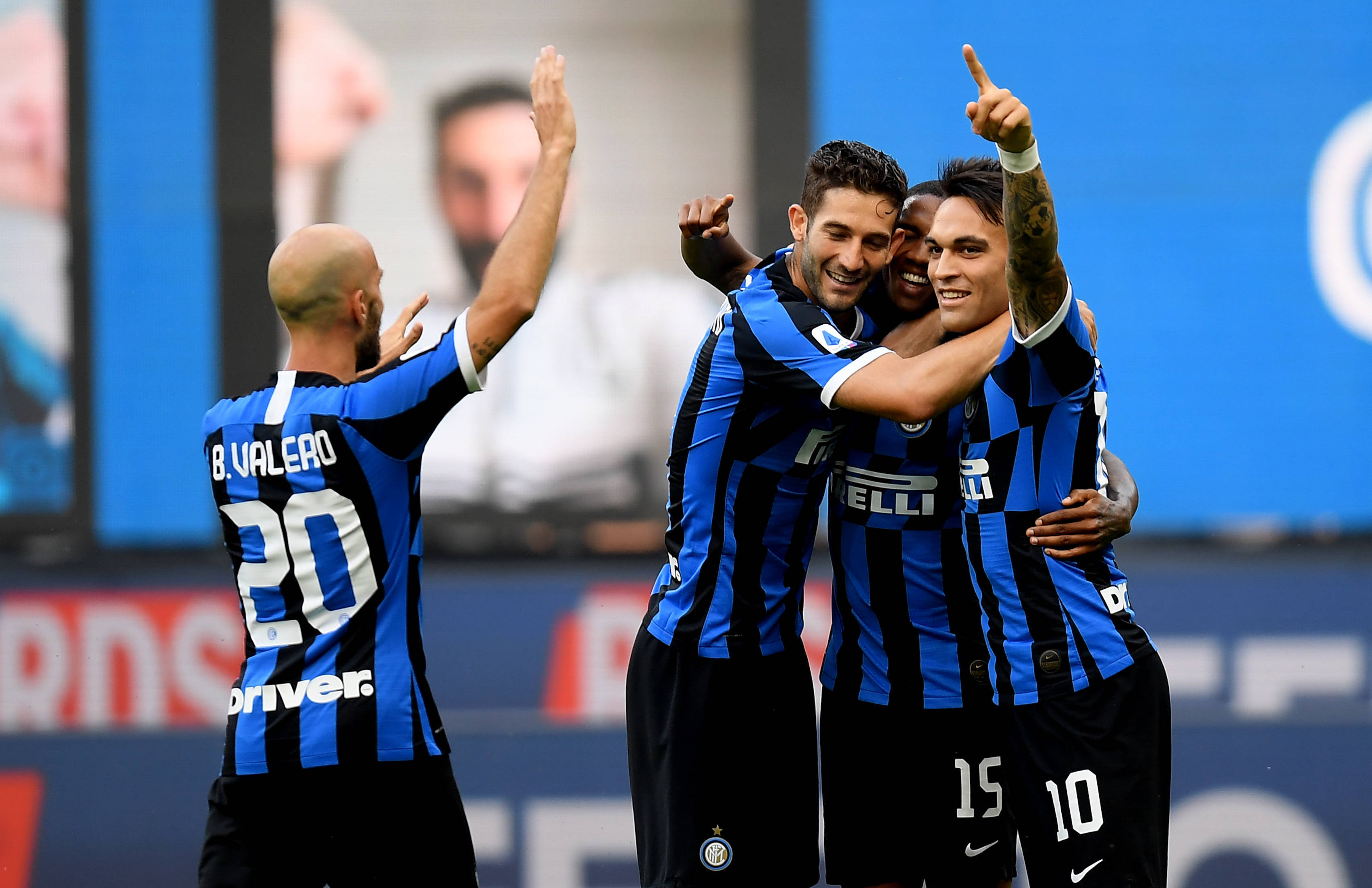 亚特兰大展示实力,赢得球迷喝彩 亚特兰大展示实力,赢得球迷喝彩