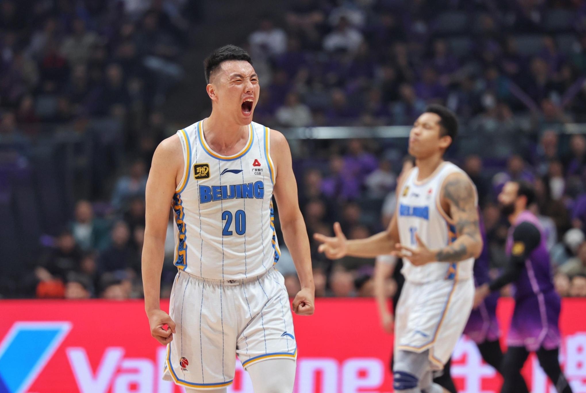 CBA半决赛激战正酣,球队士气高涨备战决赛 CBA半决赛激战正酣,球队士气高涨备战决赛