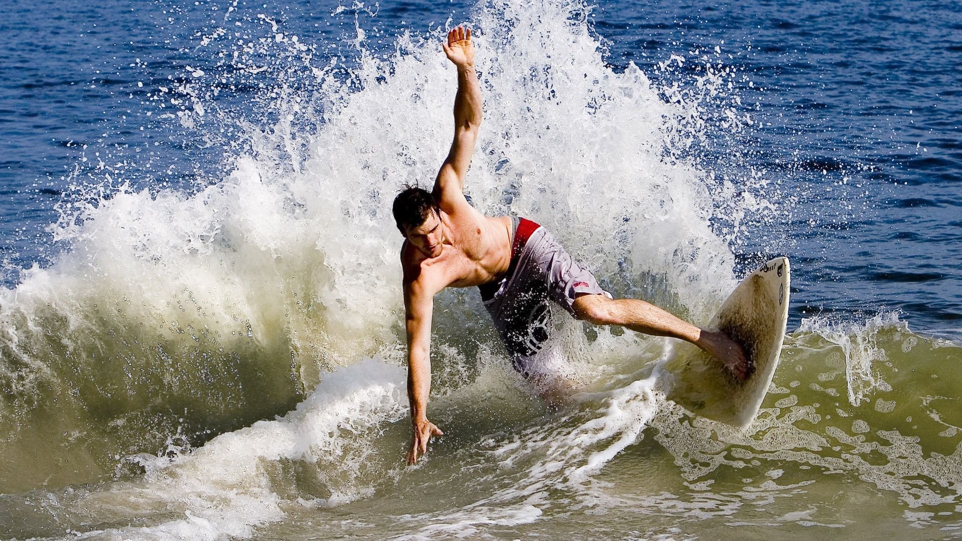 开云下载-跨界传说，足球之魂如何撕裂篮球之夜的最后法则