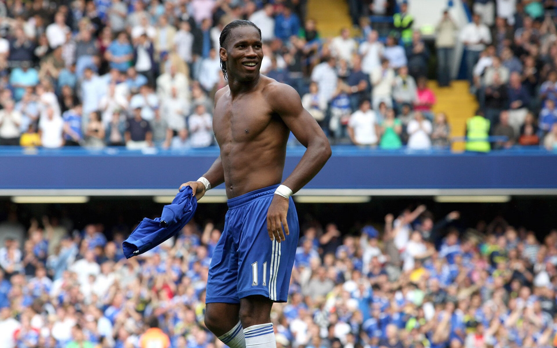 开云体育入口-深圳灯火，映照伟大，德罗赞生涯之夜的淬炼与回响