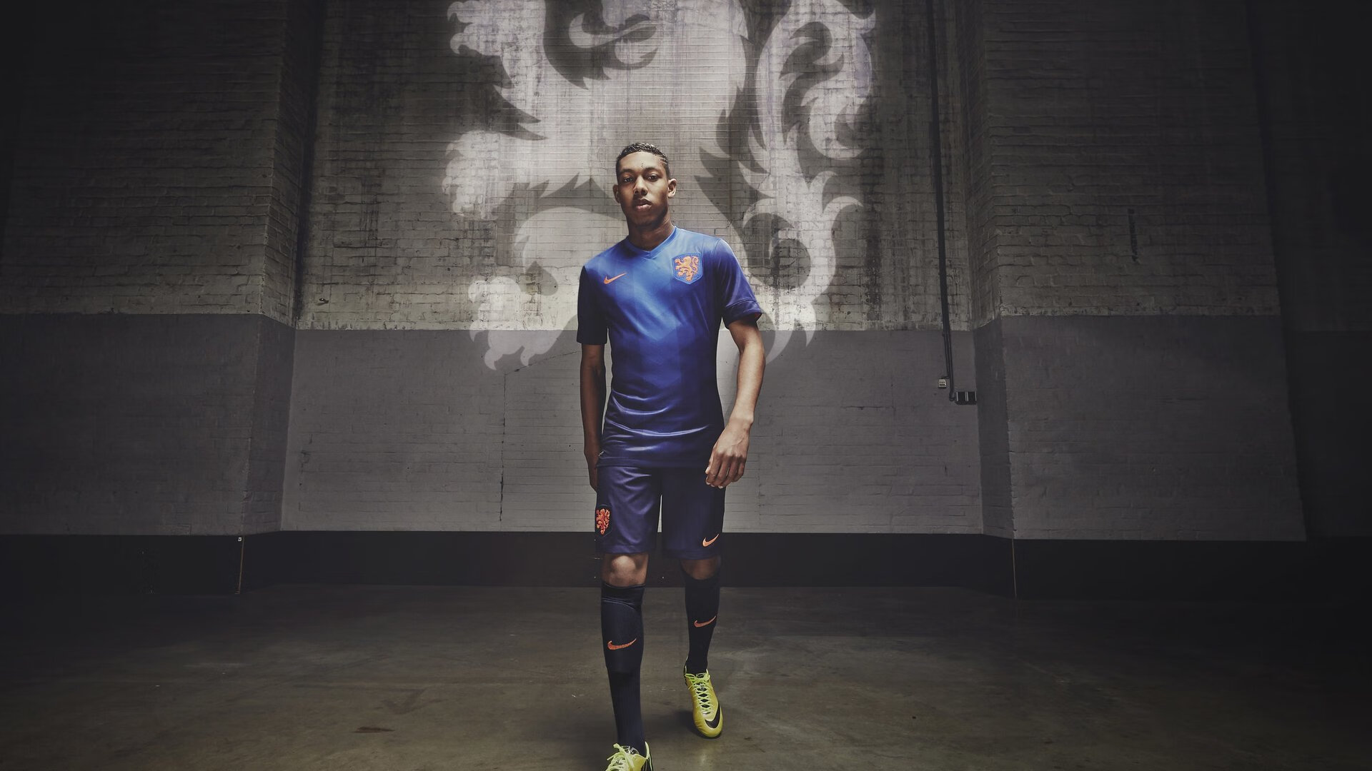 硝烟、荆棘与桂冠，布克在德甲争冠夜的自我证言